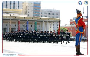 Төрийн далбааны өдөрт зориулсан цэргийн хүндэтгэлийн ёслолын жагсаалд цагдаа, дотоодын цэргийн байгууллагын бие бүрэлдэхүүн оролцлоо